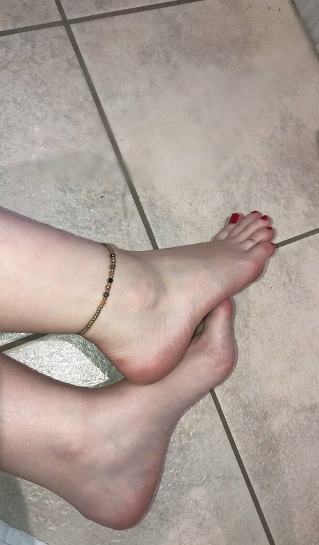 Foto desnuda filtrada de OnlyFans de Justmeandmyfeet