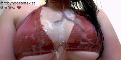 Foto desnuda filtrada de OnlyFans de Robyn