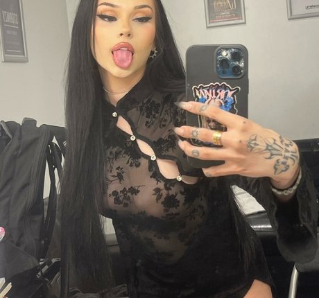 Foto desnuda filtrada de OnlyFans de Maggie Lindemann