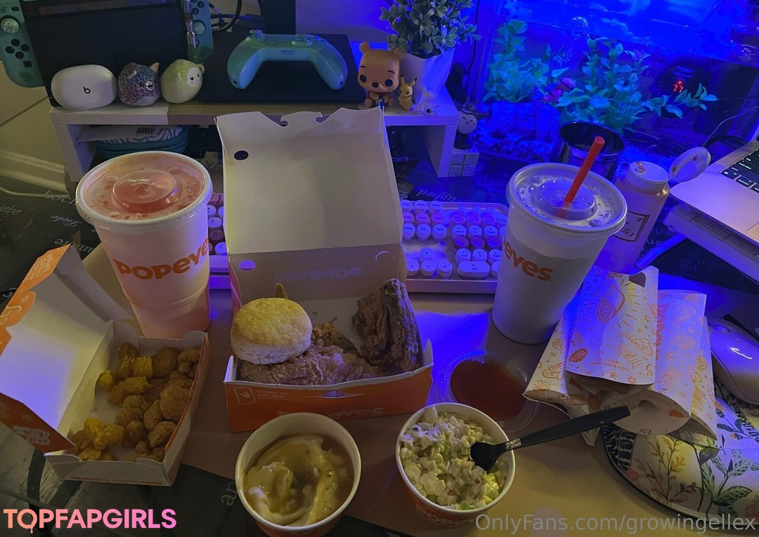 Foto desnuda filtrada de OnlyFans de Growingellex #333 Foto desnuda filtrada de OnlyFans de Growingellex #333