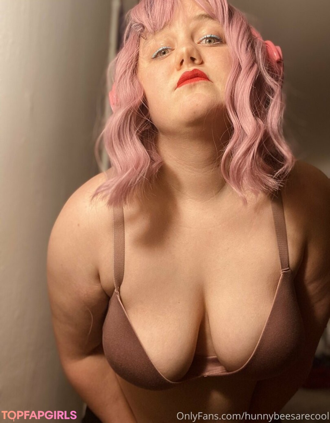 Foto desnuda filtrada de OnlyFans de Hunnybeesarecool #50 Foto desnuda filtrada de OnlyFans de Hunnybeesarecool #50