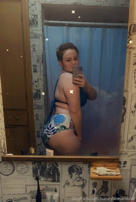 Foto desnuda filtrada de OnlyFans de Hunnybeesarecool