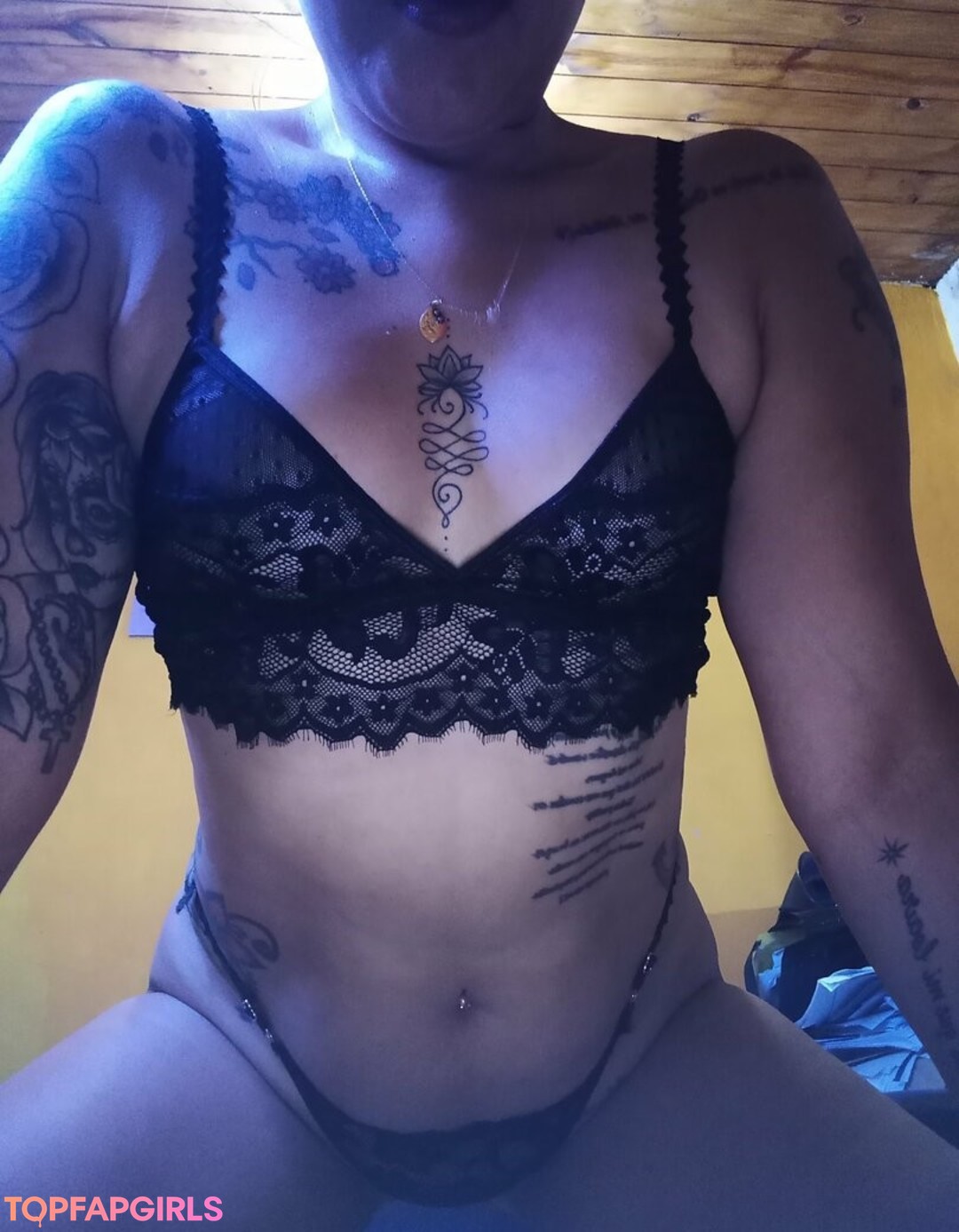 Foto desnuda filtrada de OnlyFans de Bitchlatina22 #16 Foto desnuda filtrada de OnlyFans de Bitchlatina22 #16