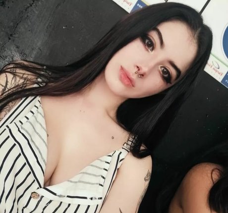 Foto desnuda filtrada de OnlyFans de Paraliamena