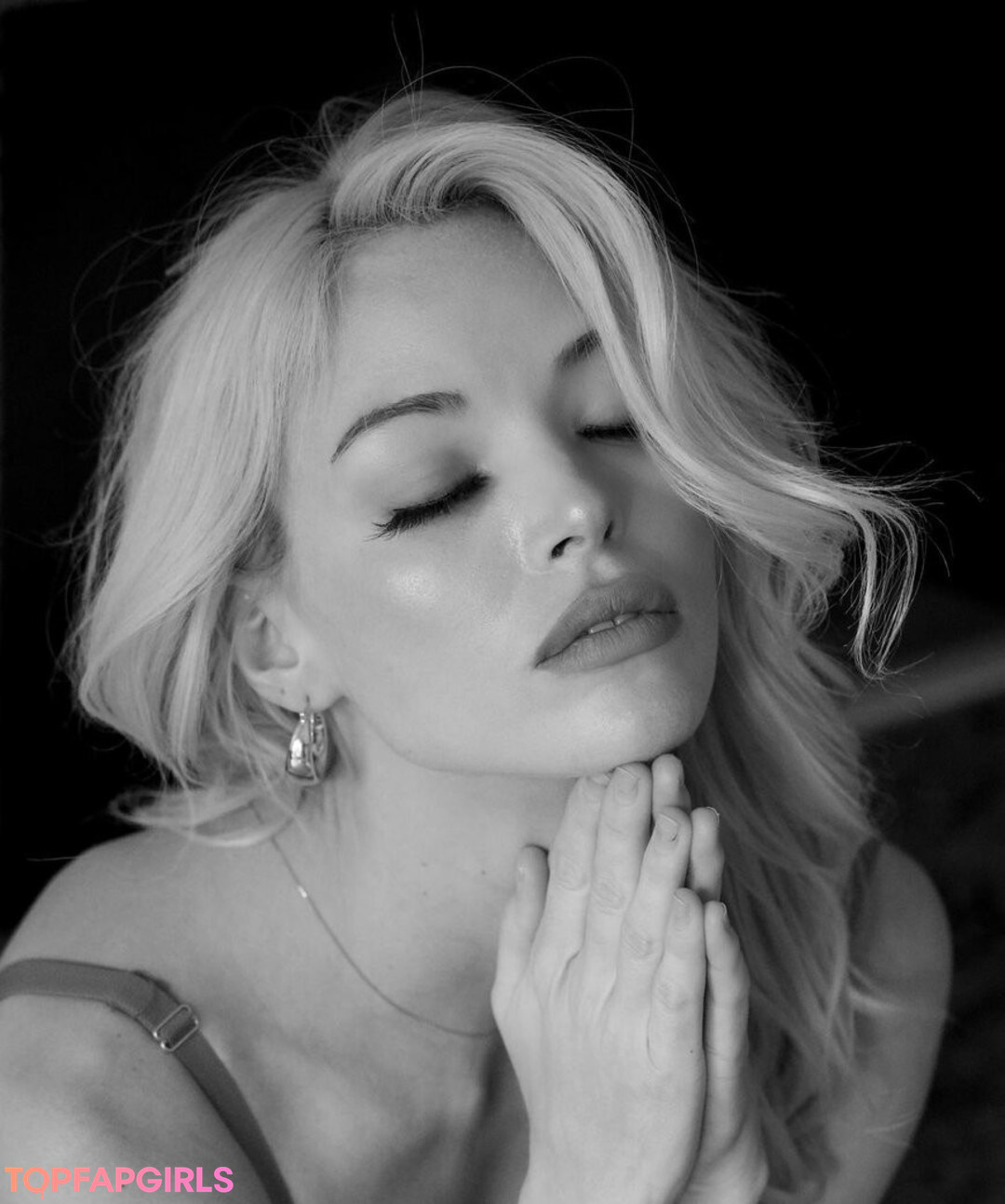 Foto desnuda filtrada de OnlyFans de Nickykittyxx #77 Foto desnuda filtrada de OnlyFans de Nickykittyxx #77