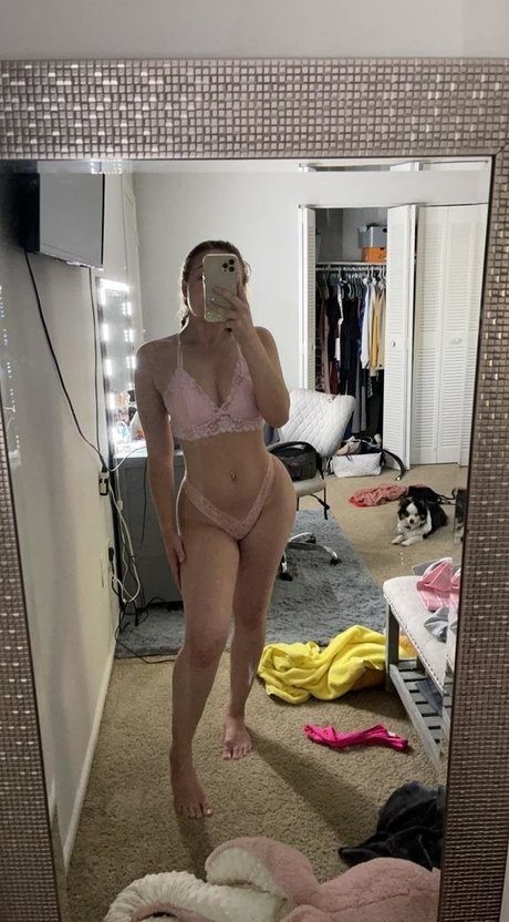Foto desnuda filtrada de OnlyFans de Yourbaerae3