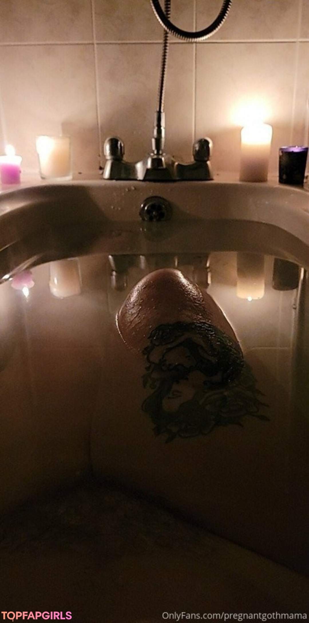 Foto desnuda filtrada de OnlyFans de Pregnantmamamsalicefury #192 Foto desnuda filtrada de OnlyFans de Pregnantmamamsalicefury #192