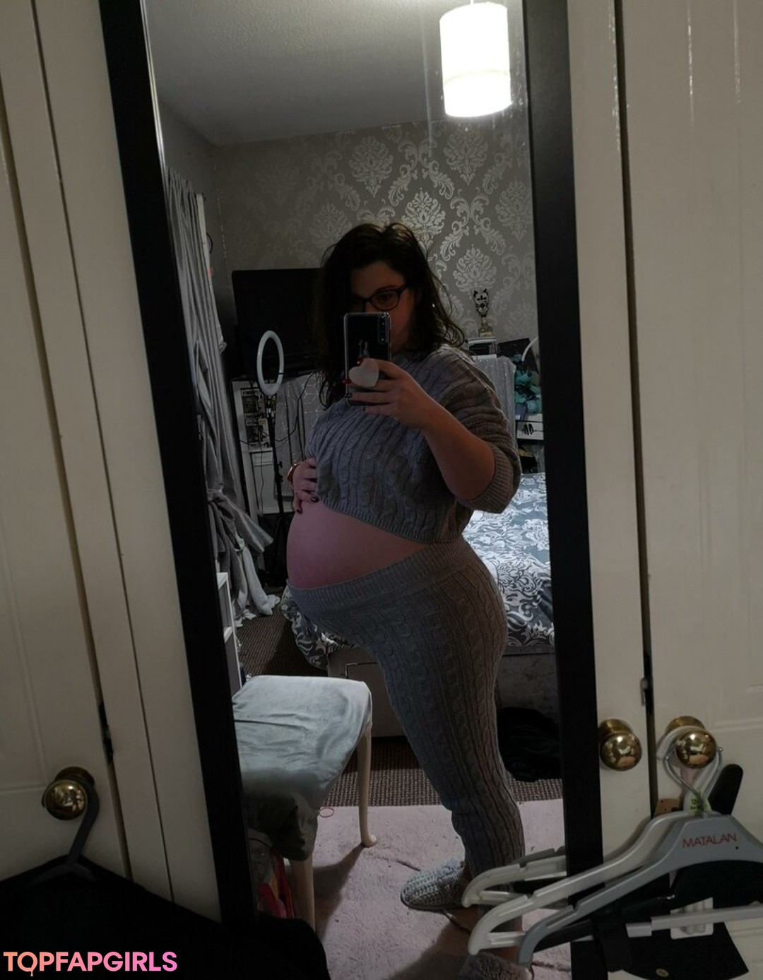 Foto desnuda filtrada de OnlyFans de Pregnantmamamsalicefury #290 Foto desnuda filtrada de OnlyFans de Pregnantmamamsalicefury #290