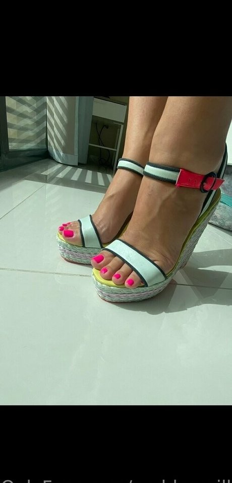 Goddesssilkysolesfree