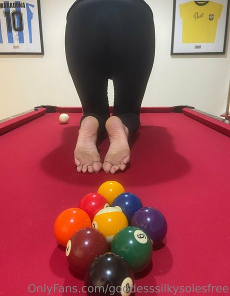 Goddesssilkysolesfree