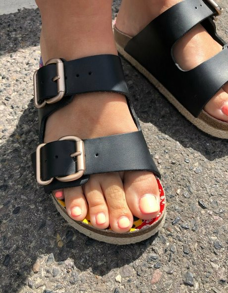 Goddesssilkysolesfree