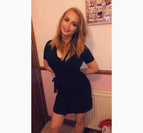 Foto desnuda filtrada de OnlyFans de Ellie Cassidy
