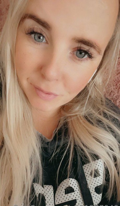 Foto desnuda filtrada de OnlyFans de Smilelaughshine