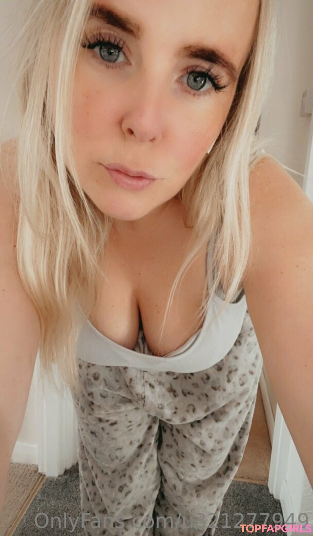 Foto desnuda filtrada de OnlyFans de Smilelaughshine #31 Foto desnuda filtrada de OnlyFans de Smilelaughshine #31