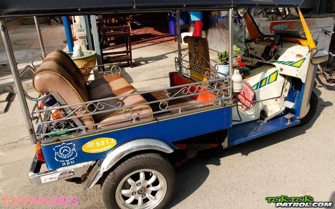 Foto desnuda filtrada de OnlyFans de Tuktuk Patrol #246 Foto desnuda filtrada de OnlyFans de Tuktuk Patrol #246