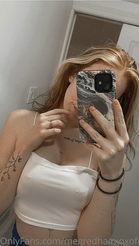 Foto desnuda filtrada de OnlyFans de Megredhairxoxotease