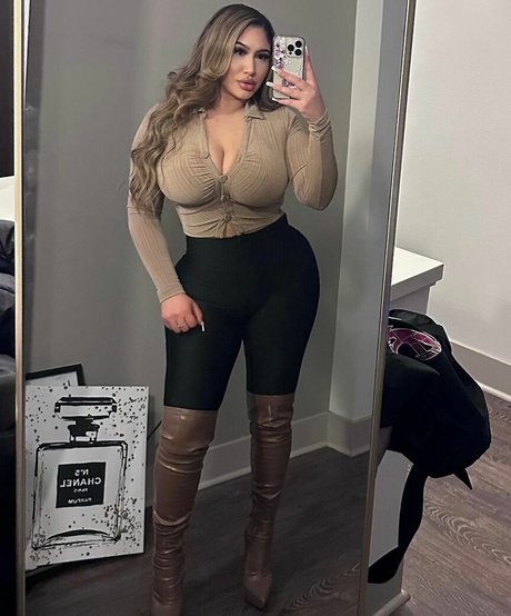 Foto desnuda filtrada de OnlyFans de Dkxvs27  Vdee27
