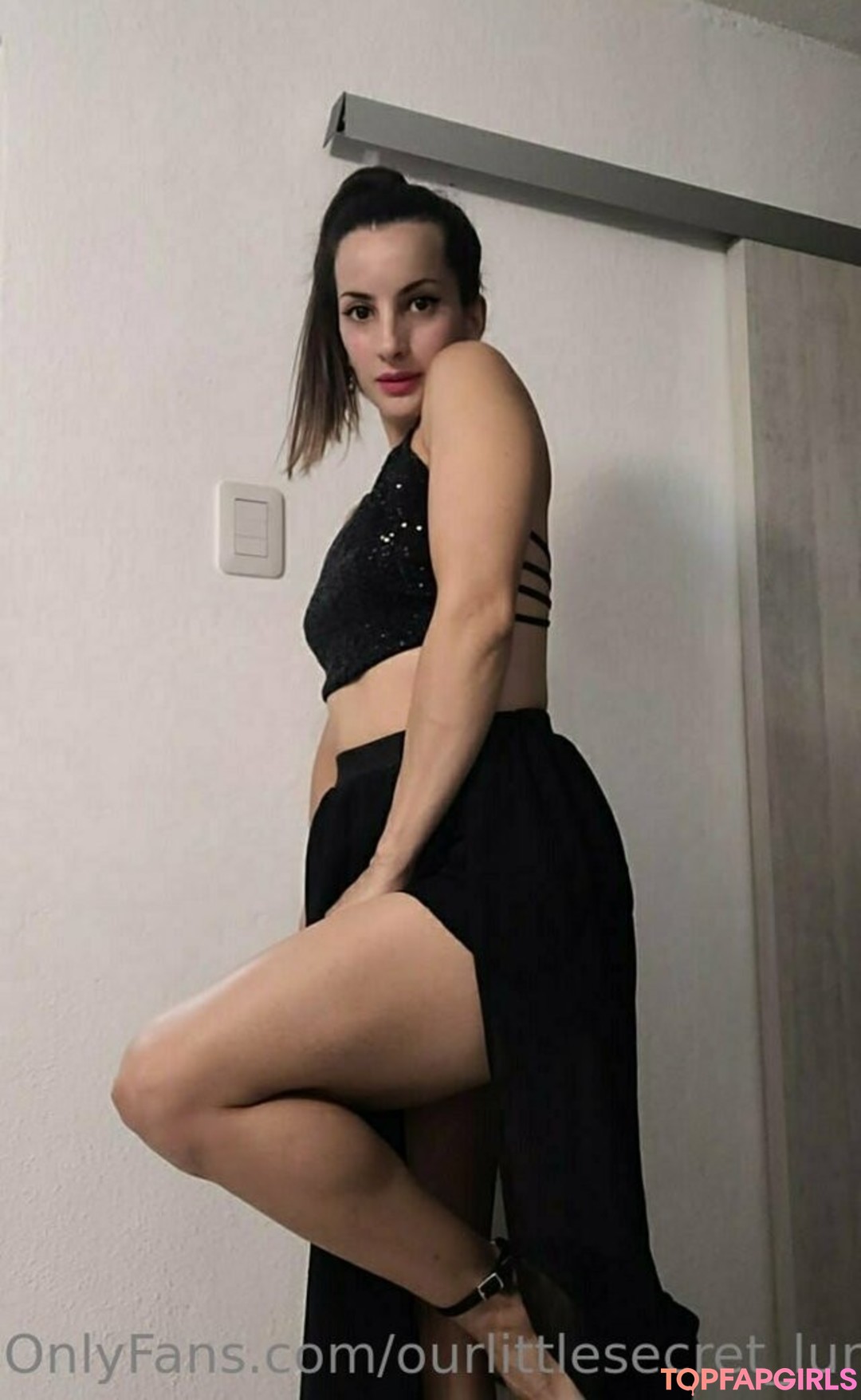 Foto desnuda filtrada de OnlyFans de Ourlittlesecretluna #23 Foto desnuda filtrada de OnlyFans de Ourlittlesecretluna #23