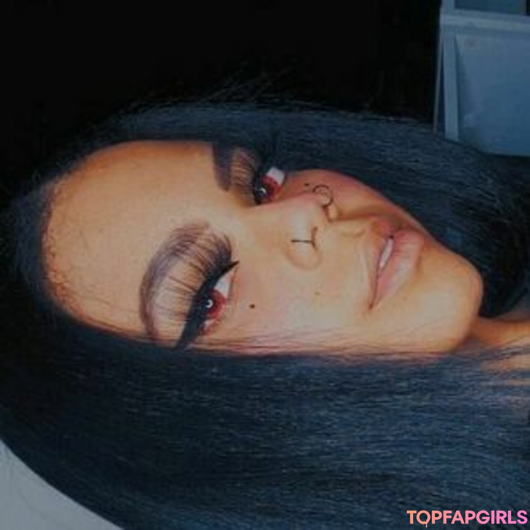 Foto desnuda filtrada de OnlyFans de Cateyesenpaii #37 Foto desnuda filtrada de OnlyFans de Cateyesenpaii #37