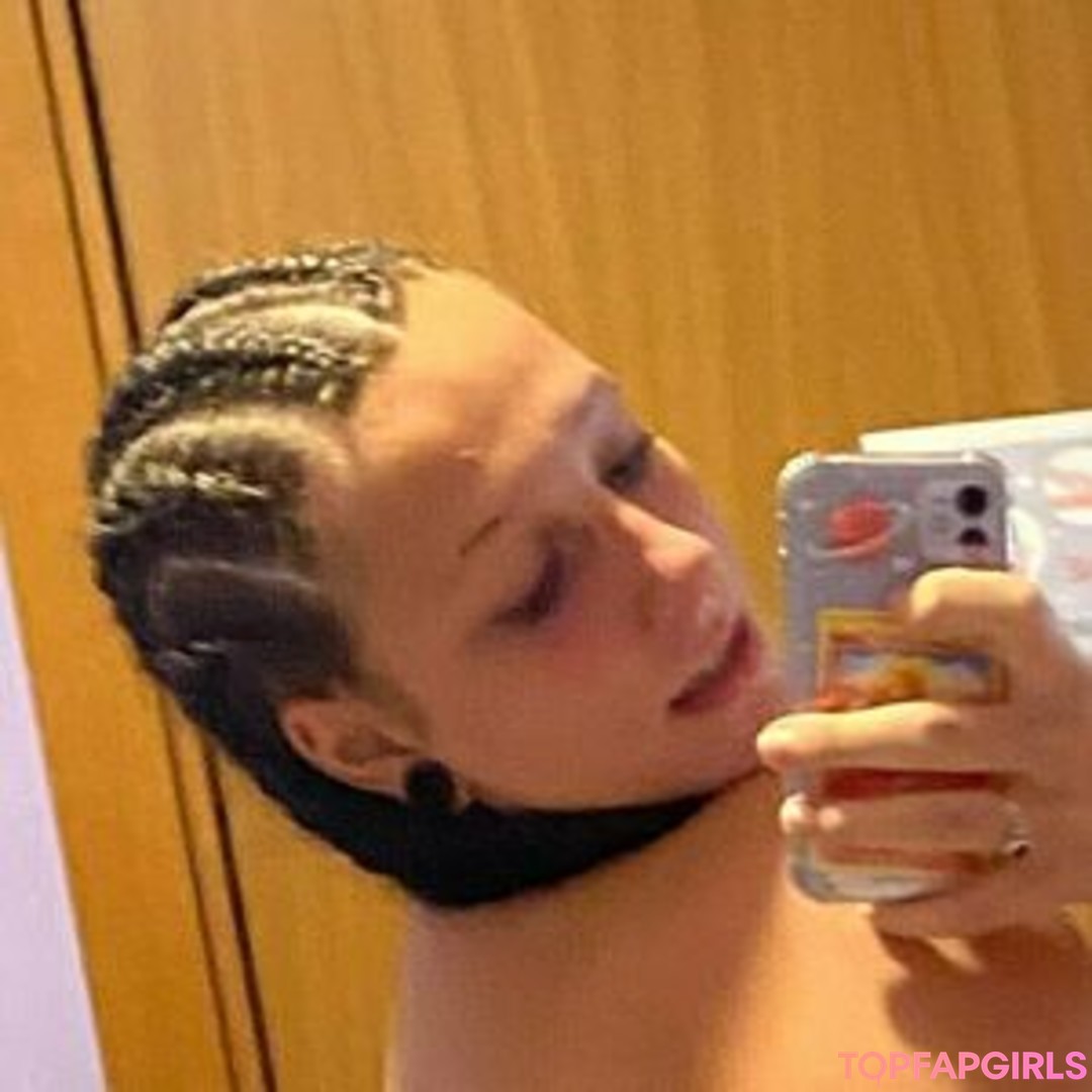 Foto desnuda filtrada de OnlyFans de Kinkyvikii #22 Foto desnuda filtrada de OnlyFans de Kinkyvikii #22