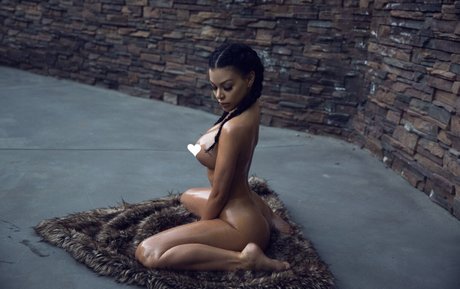Foto desnuda filtrada de OnlyFans de Vivian Kindle