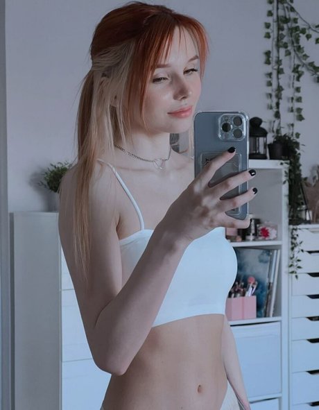 Foto desnuda filtrada de OnlyFans de Smorodinova