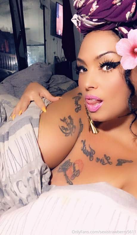 Foto desnuda filtrada de OnlyFans de Sexistrawberry5611