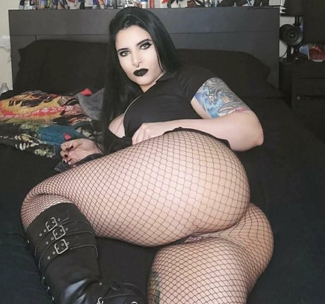 Foto desnuda filtrada de OnlyFans de Cleopatrabloodqueen