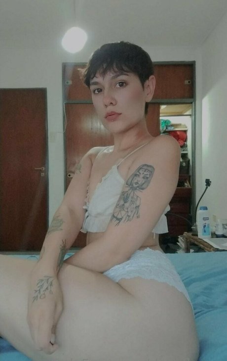 Foto desnuda filtrada de OnlyFans de Dollyflynne