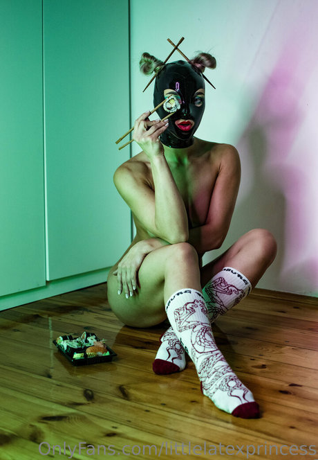 Foto desnuda filtrada de OnlyFans de littlelatexprincess