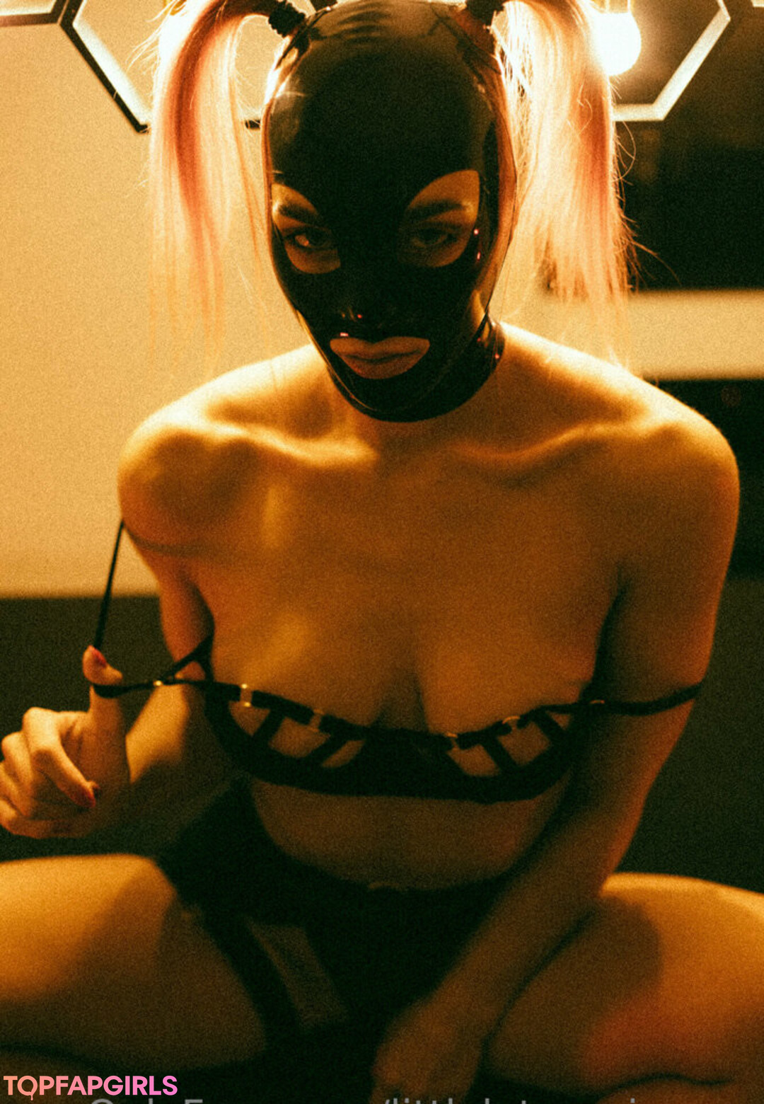 Foto desnuda filtrada de OnlyFans de Littlelatexprincess #94 Foto desnuda filtrada de OnlyFans de Littlelatexprincess #94