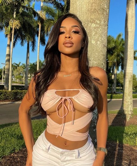 Foto desnuda filtrada de OnlyFans de Breann Llewelyn