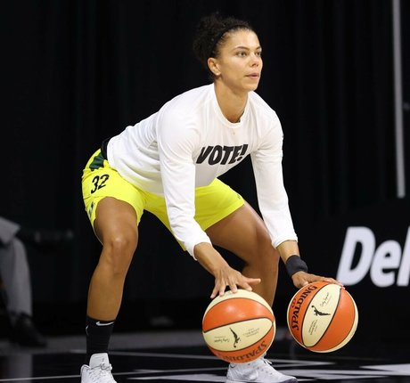 Alysha Clark