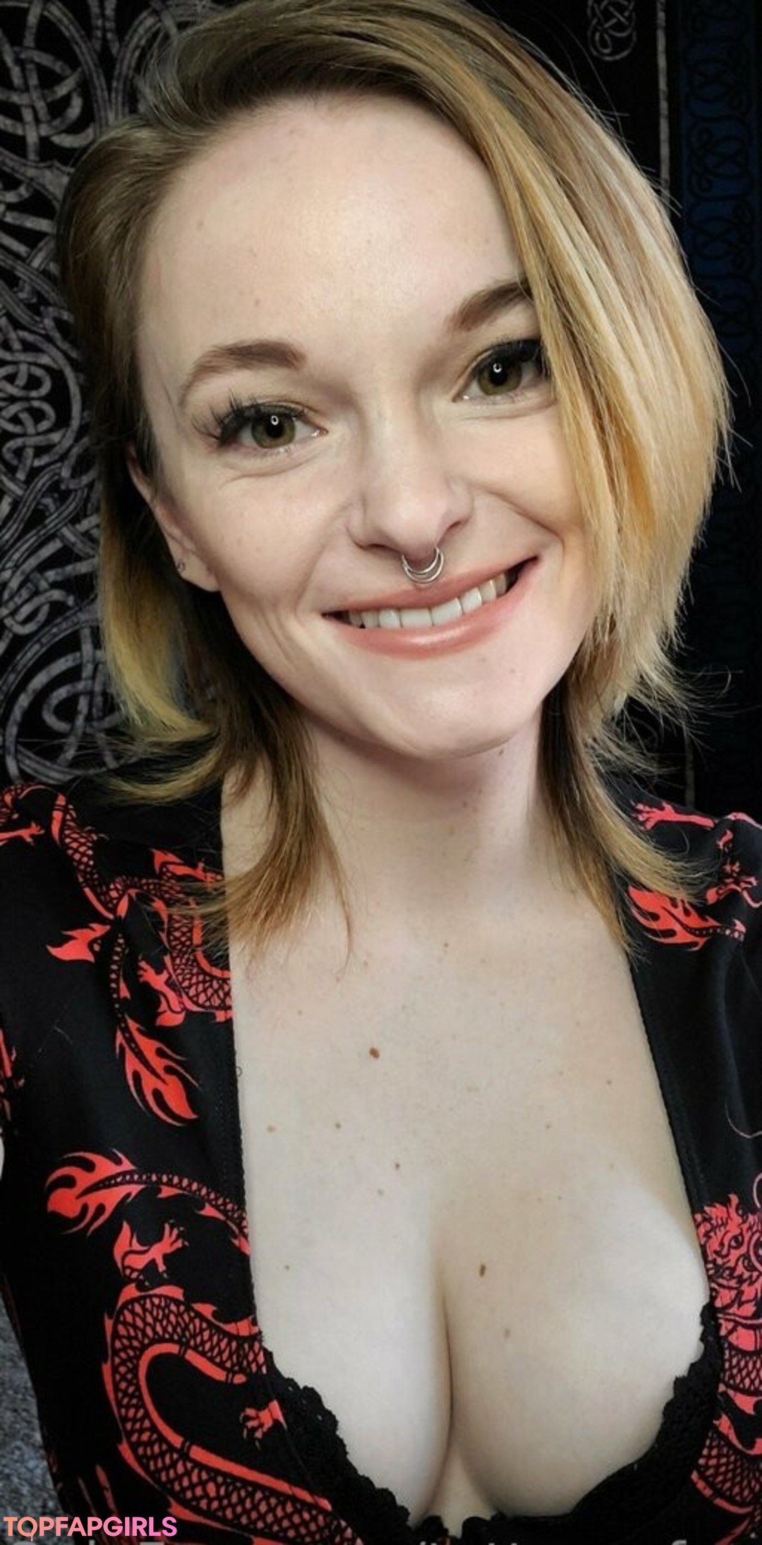 Foto desnuda filtrada de OnlyFans de Tatteasefree #2 Foto desnuda filtrada de OnlyFans de Tatteasefree #2