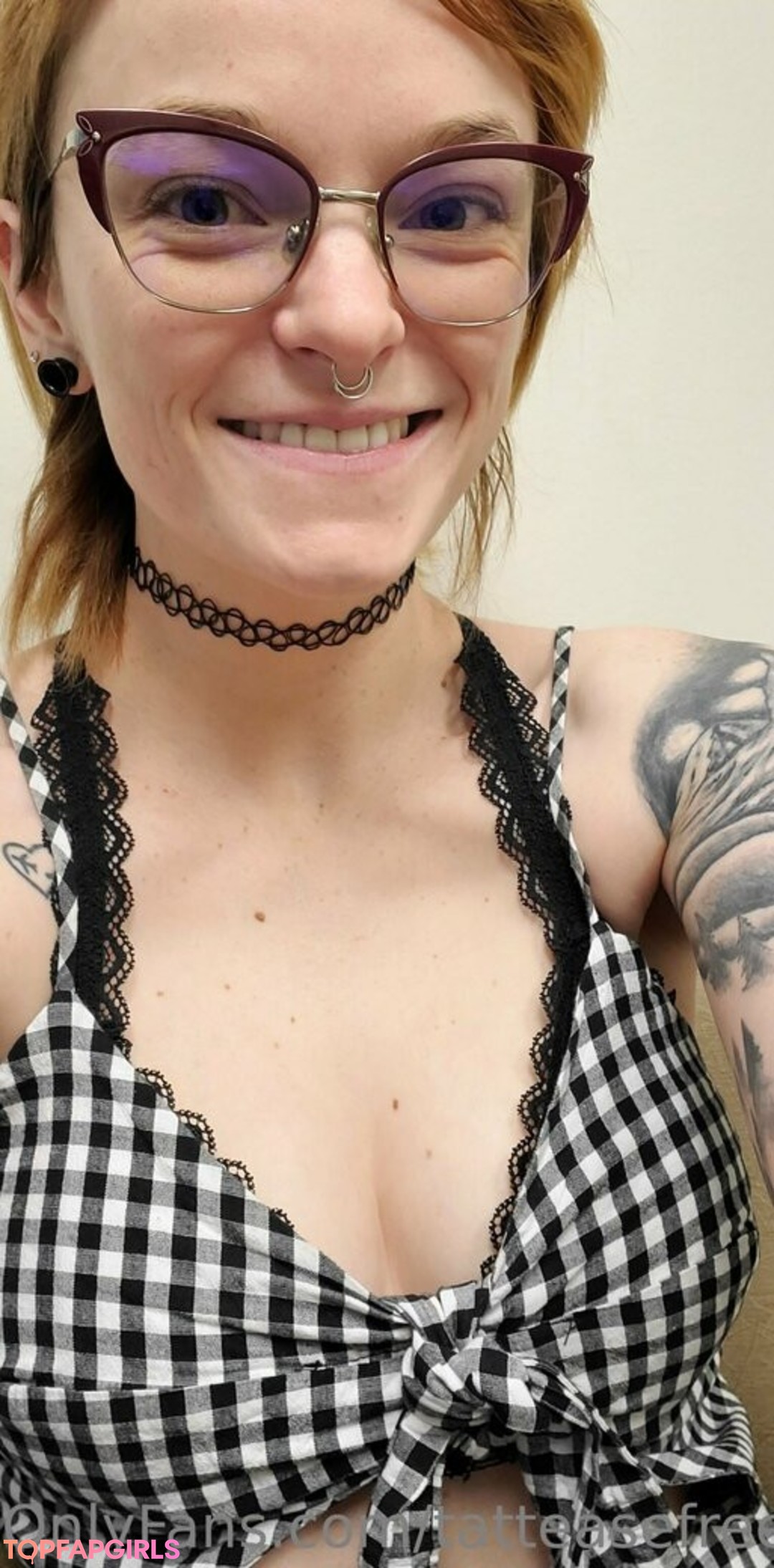 Foto desnuda filtrada de OnlyFans de Tatteasefree #40 Foto desnuda filtrada de OnlyFans de Tatteasefree #40