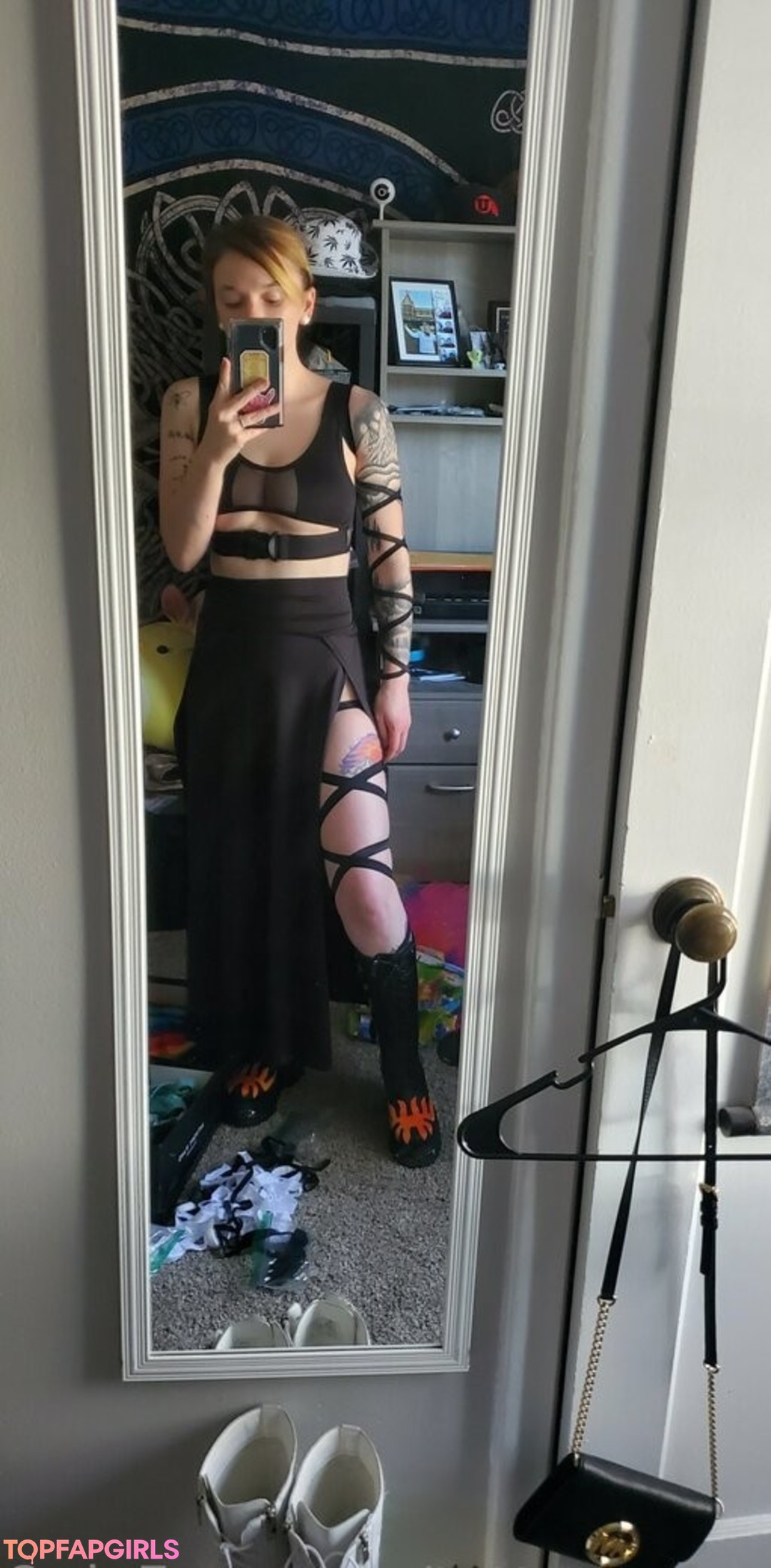 Foto desnuda filtrada de OnlyFans de Tatteasefree #43 Foto desnuda filtrada de OnlyFans de Tatteasefree #43