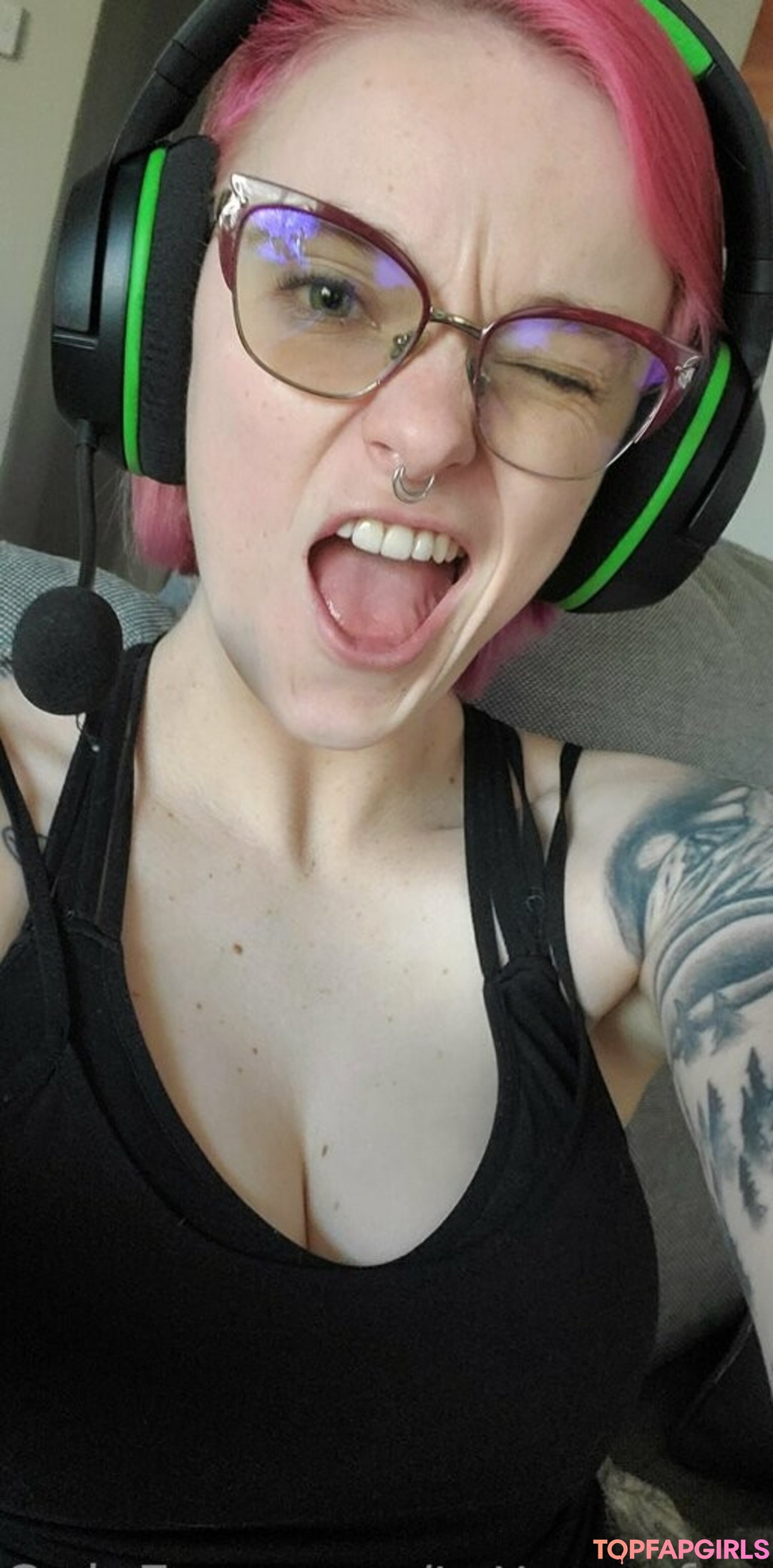 Foto desnuda filtrada de OnlyFans de Tatteasefree #53 Foto desnuda filtrada de OnlyFans de Tatteasefree #53