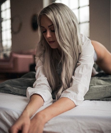 Foto desnuda filtrada de OnlyFans de Farbenfuchs
