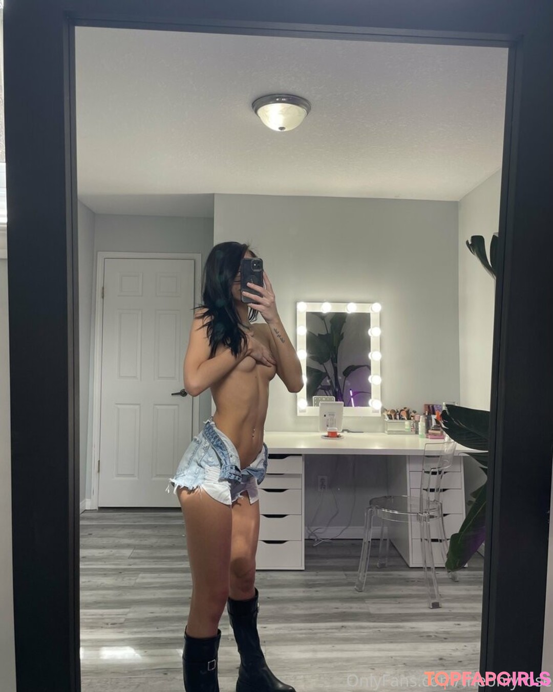 Foto desnuda filtrada de OnlyFans de Theeonlyalaia #73 Foto desnuda filtrada de OnlyFans de Theeonlyalaia #73