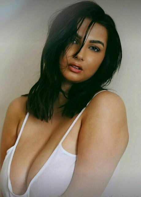 Foto desnuda filtrada de OnlyFans de Foxjanis