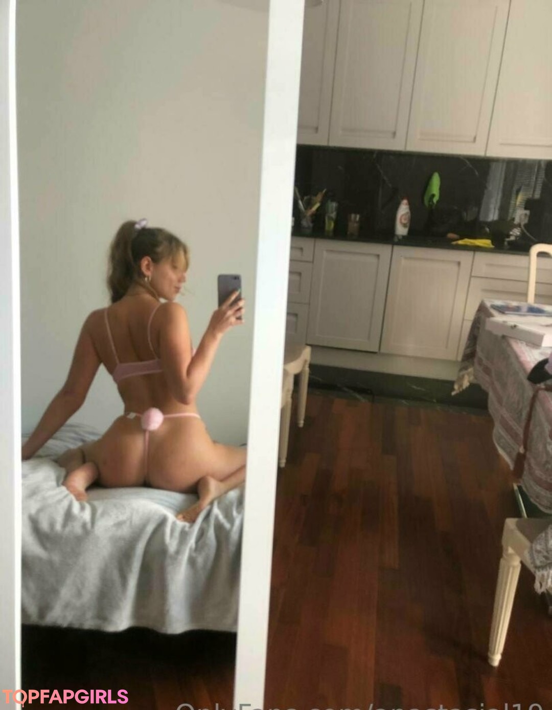 Foto desnuda filtrada de OnlyFans de Twerkingpeach #66 Foto desnuda filtrada de OnlyFans de Twerkingpeach #66