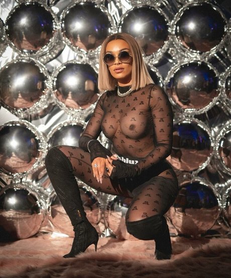 Foto desnuda filtrada de OnlyFans de Pearl Thusi