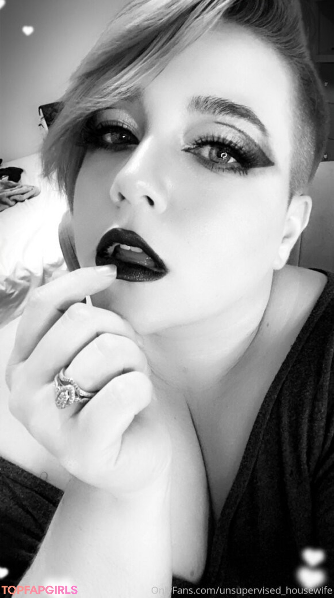 Foto desnuda filtrada de OnlyFans de Unsupervisedhousewife #37 Foto desnuda filtrada de OnlyFans de Unsupervisedhousewife #37