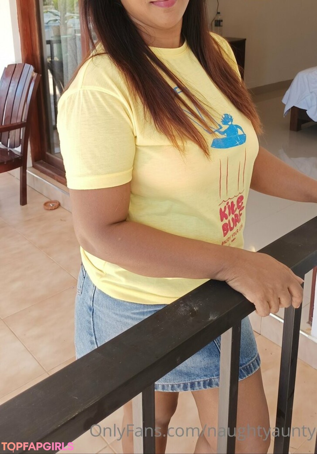 Foto desnuda filtrada de OnlyFans de Naughtyaunty #133 Foto desnuda filtrada de OnlyFans de Naughtyaunty #133