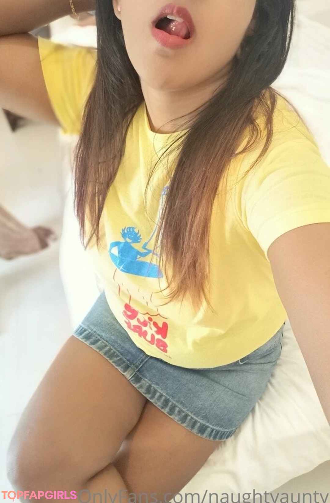 Foto desnuda filtrada de OnlyFans de Naughtyaunty #134 Foto desnuda filtrada de OnlyFans de Naughtyaunty #134