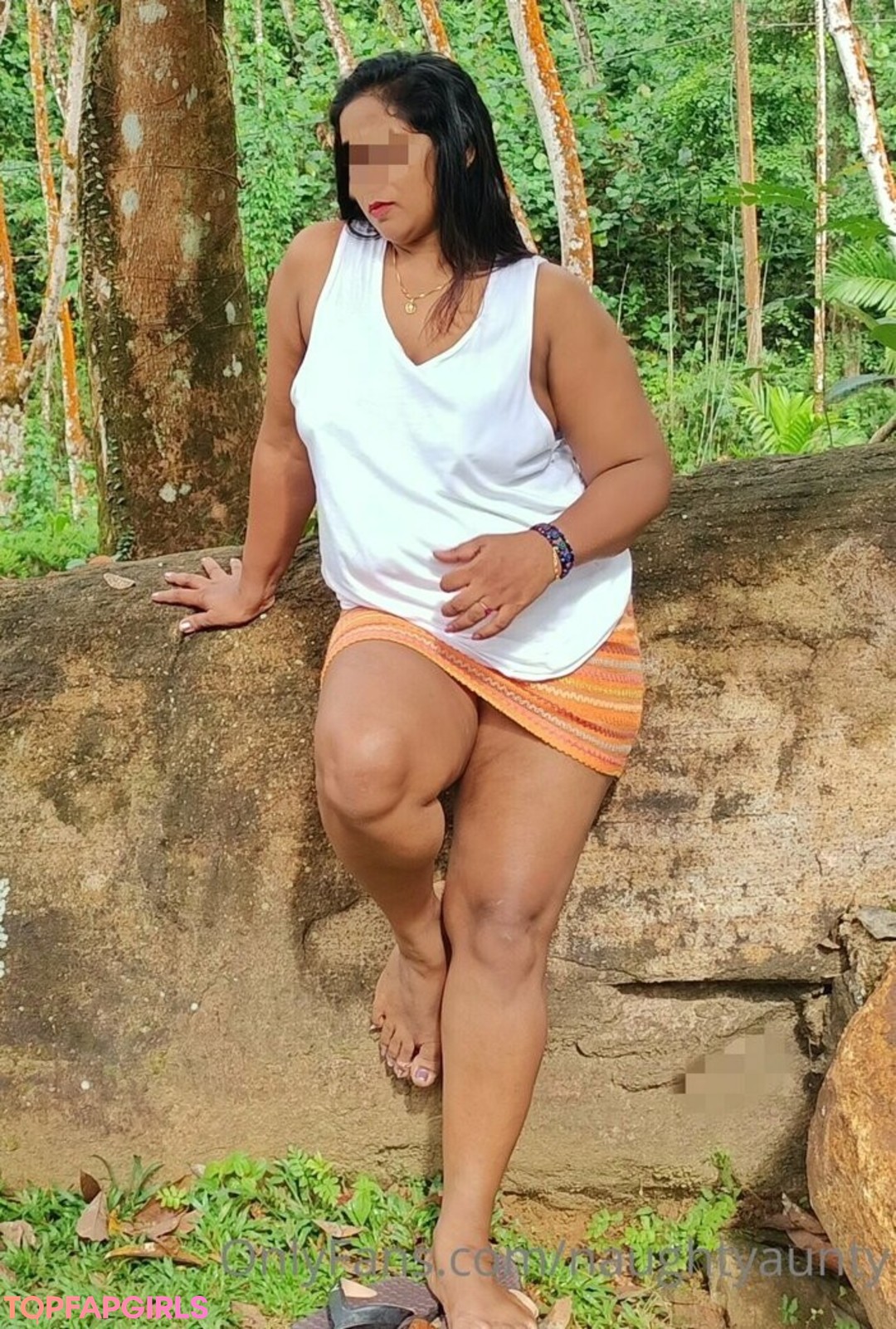 Foto desnuda filtrada de OnlyFans de Naughtyaunty #346 Foto desnuda filtrada de OnlyFans de Naughtyaunty #346