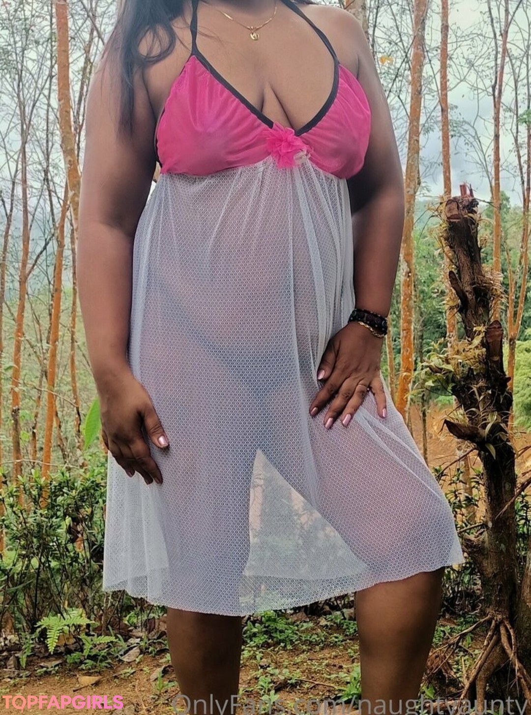 Foto desnuda filtrada de OnlyFans de Naughtyaunty #348 Foto desnuda filtrada de OnlyFans de Naughtyaunty #348