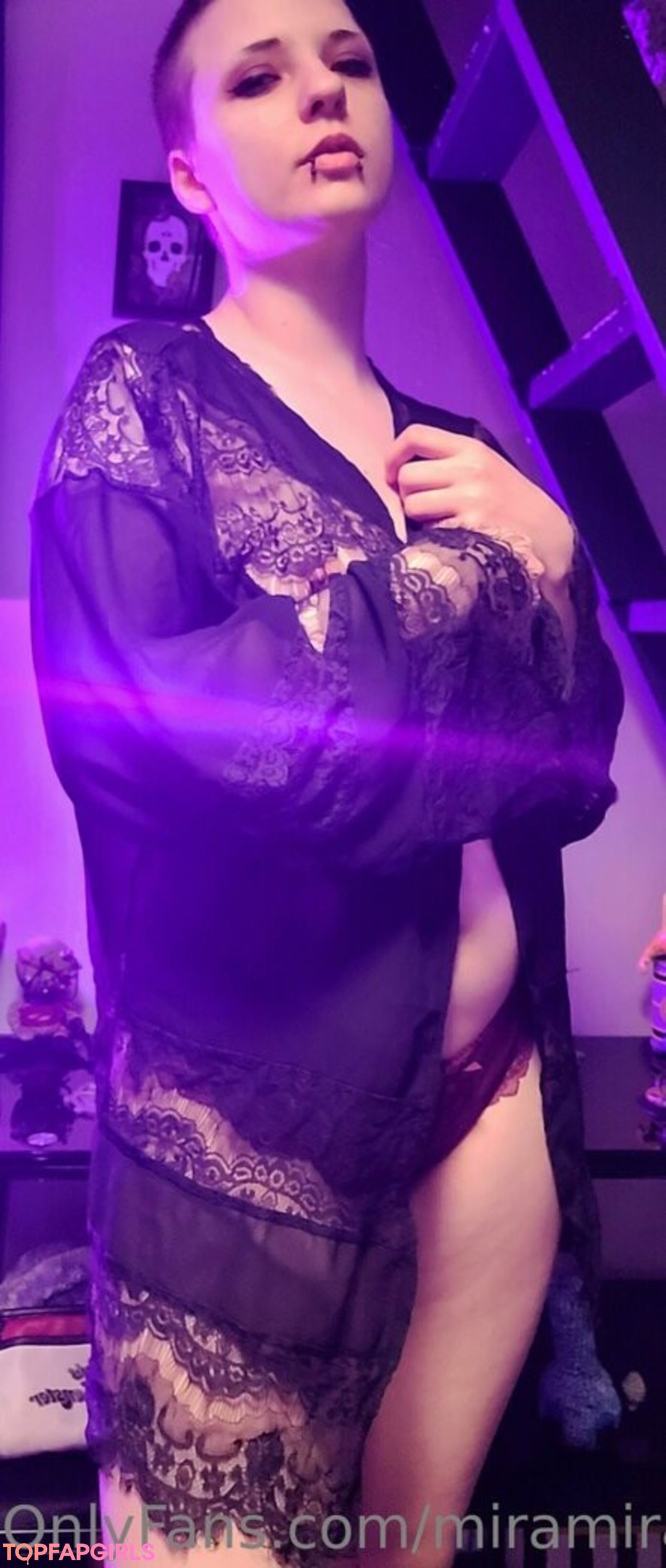 Foto desnuda filtrada de OnlyFans de Miramira420 #50 Foto desnuda filtrada de OnlyFans de Miramira420 #50