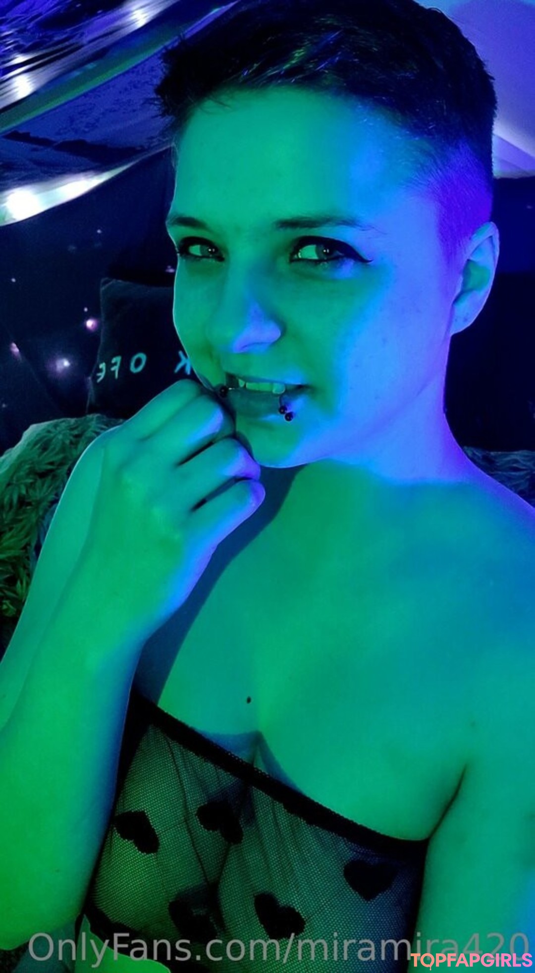 Foto desnuda filtrada de OnlyFans de Miramira420 #88 Foto desnuda filtrada de OnlyFans de Miramira420 #88