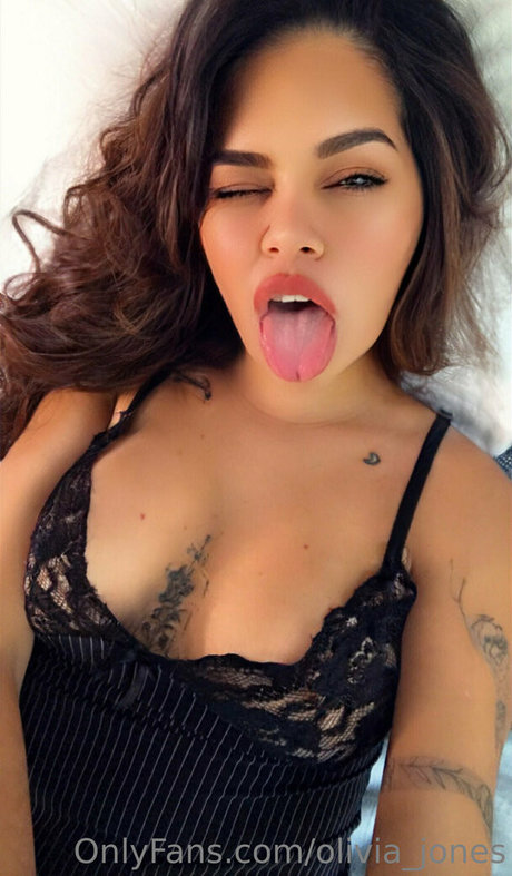 Foto desnuda filtrada de OnlyFans de Sofiajones2